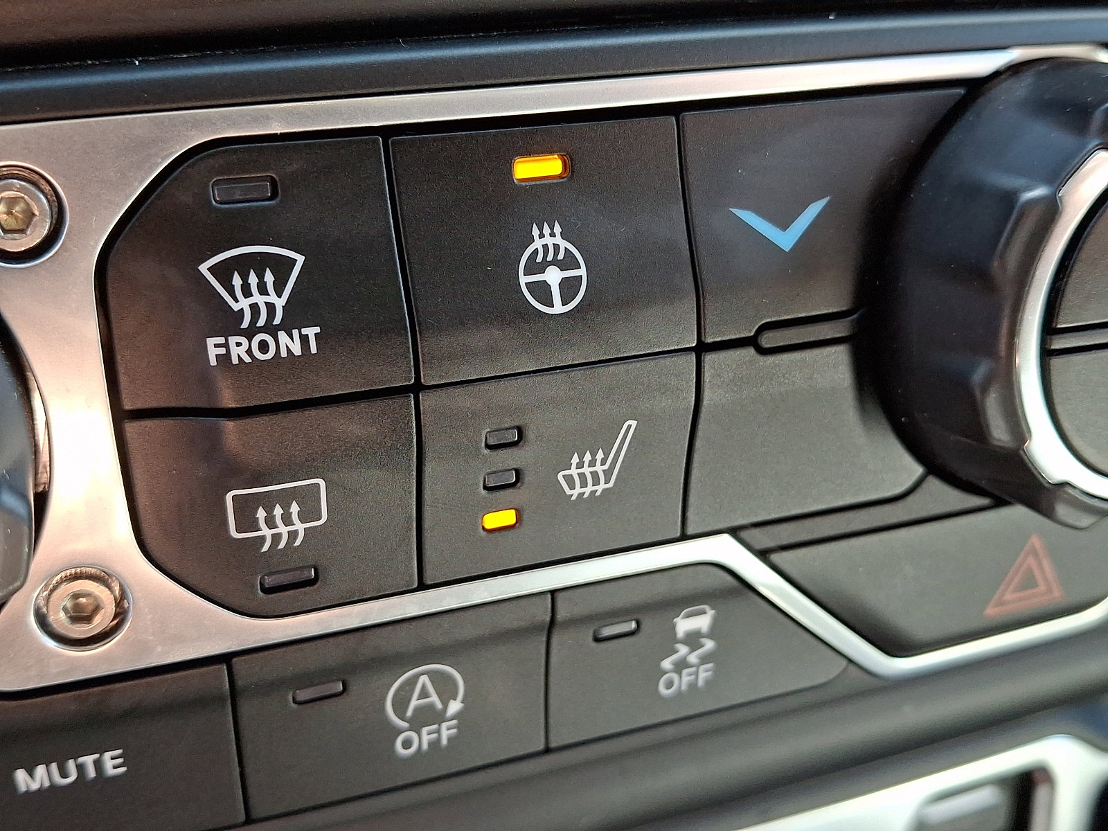 Used 2023 Jeep Wrangler Willys AWD/4WD image 26