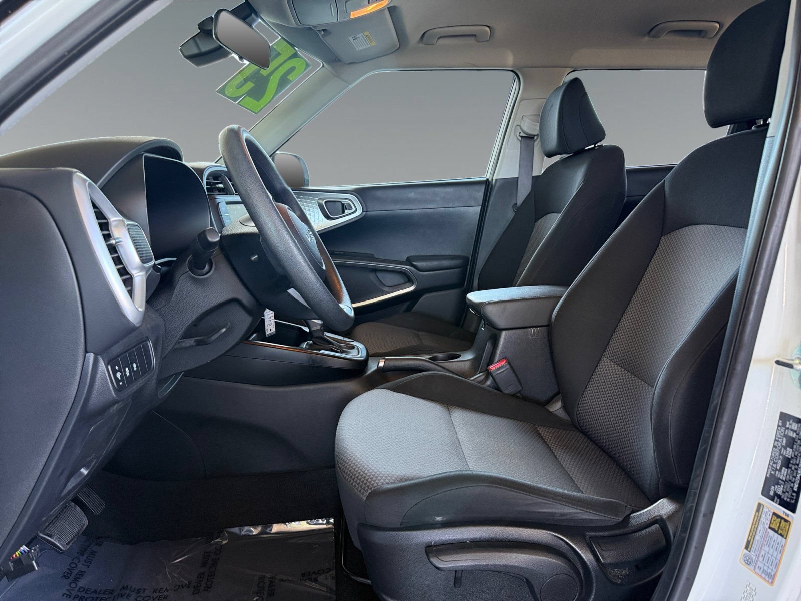 Used 2025 Kia Soul LX w/ LX Technology Package FWD image 12