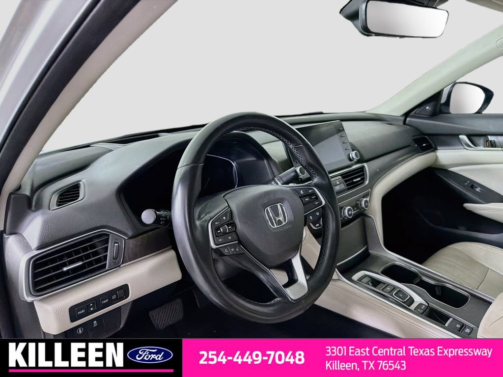 Used 2018 Honda Accord Touring image 10