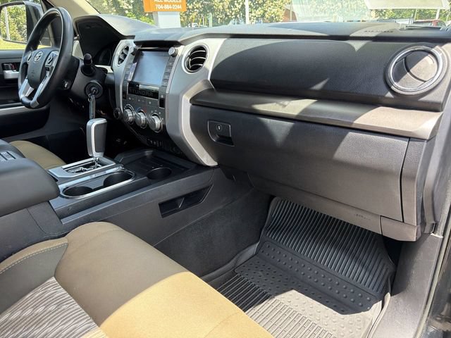 Used 2020 Toyota Tundra SR5 w/ SR5 Upgrade Package AWD/4WD image 27