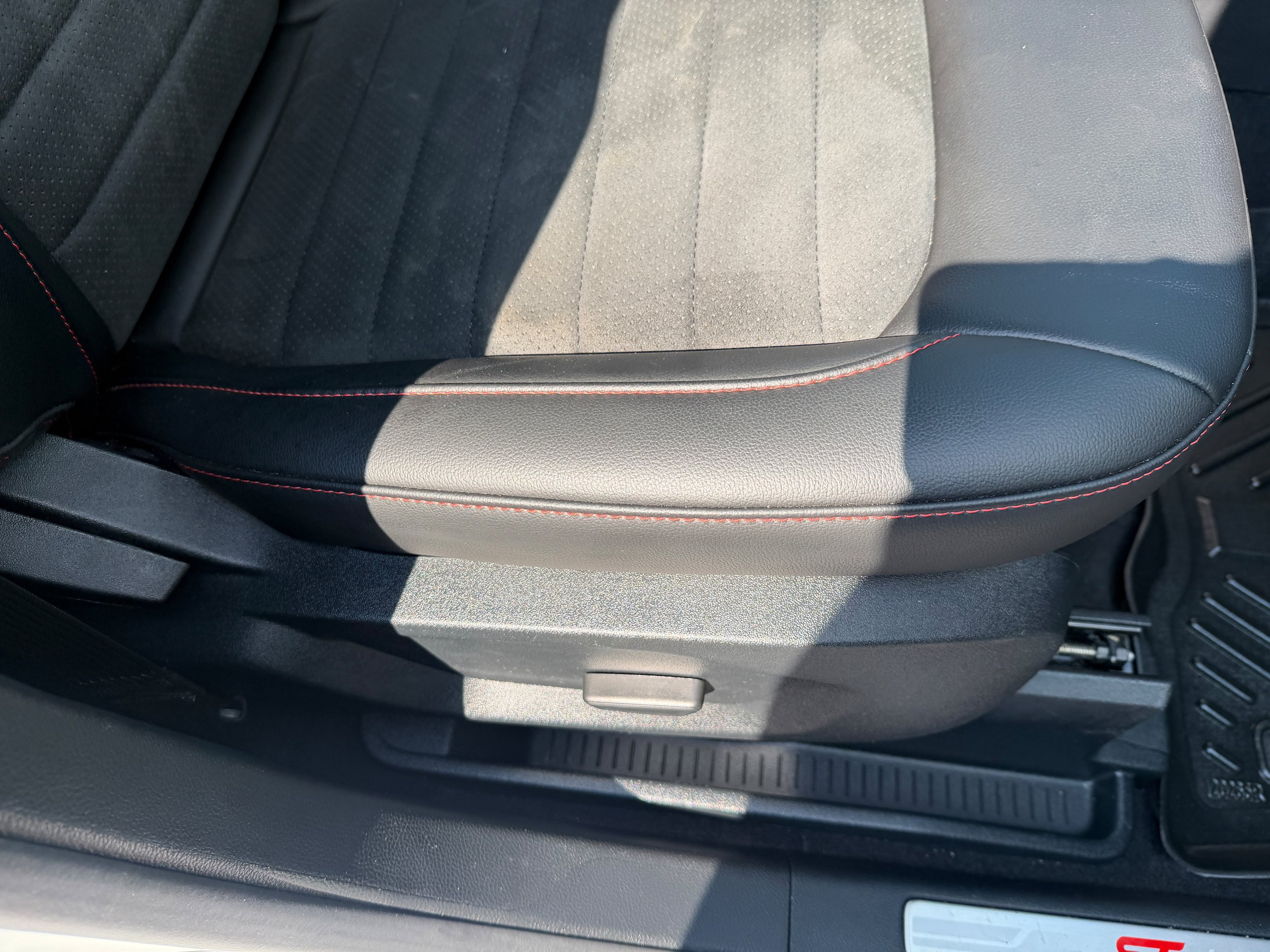 Certified 2021 Ford Edge ST-Line AWD/4WD image 24