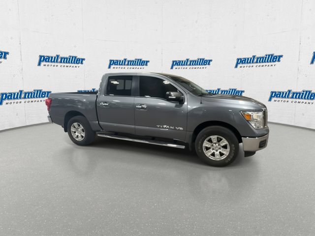Used 2018 Nissan Titan SV AWD/4WD image 13