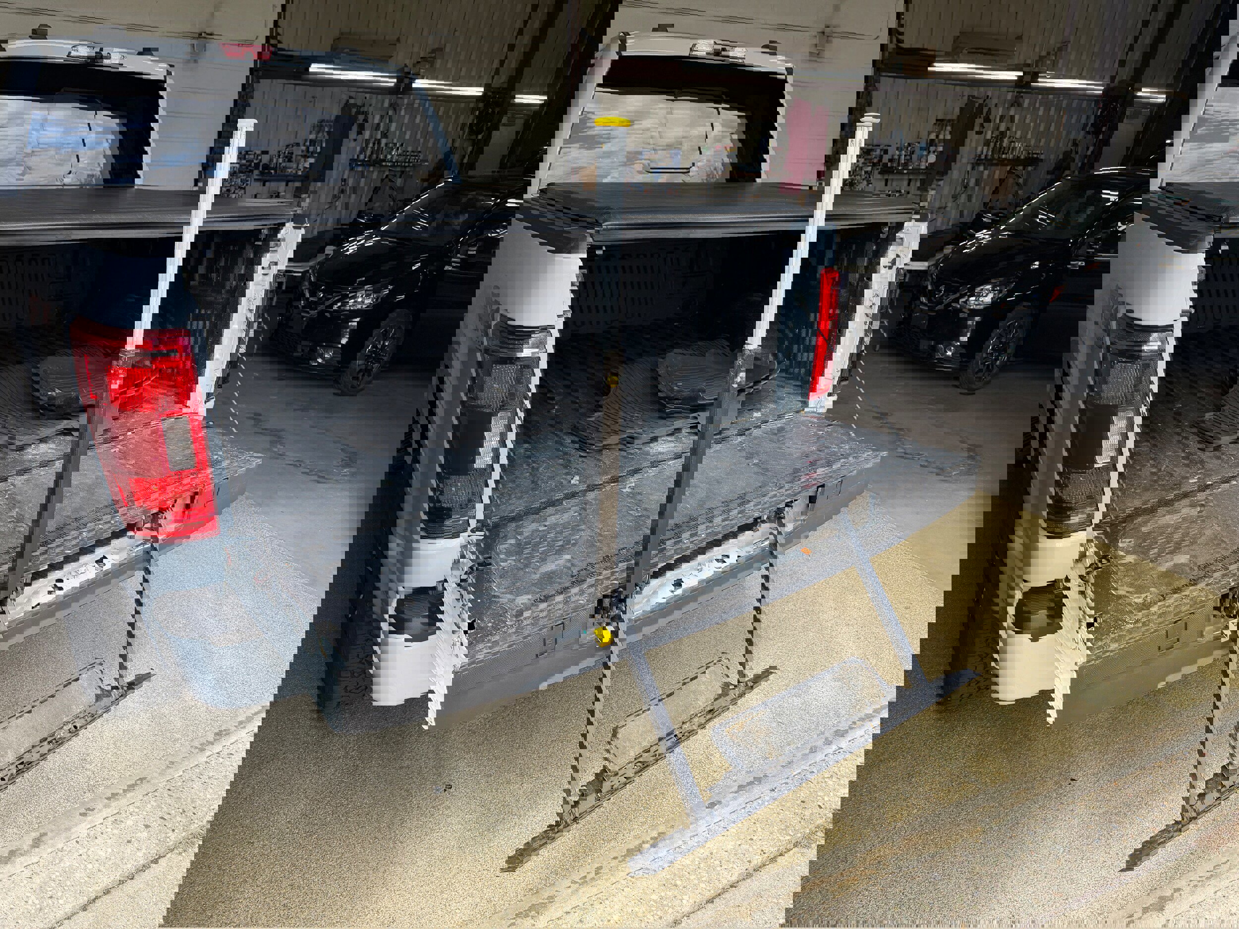 Certified 2022 Ford F150 XLT w/ Equipment Group 302A High image 33