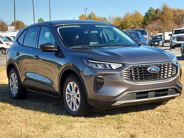 Certified 2025 Ford Escape Active w/ Cold Weather Package FWD image 2