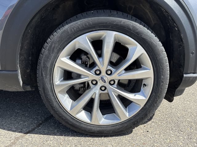 Certified 2022 Ford Explorer Platinum w/ Equipment Group 601A AWD/4WD image 55