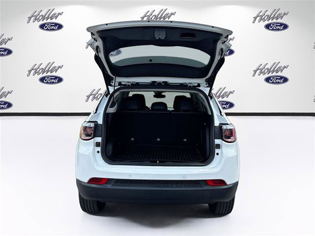 Used 2022 Jeep Compass Latitude w/ Sun and Sound Group AWD/4WD image 28