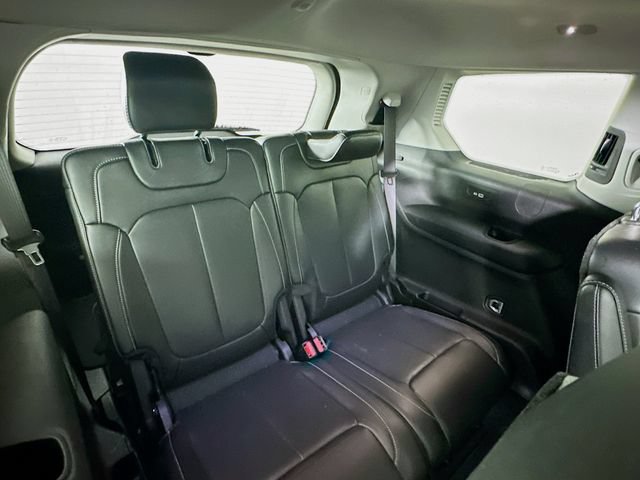Used 2022 Jeep Grand Cherokee L Limited w/ Luxury Tech Group II AWD/4WD image 36