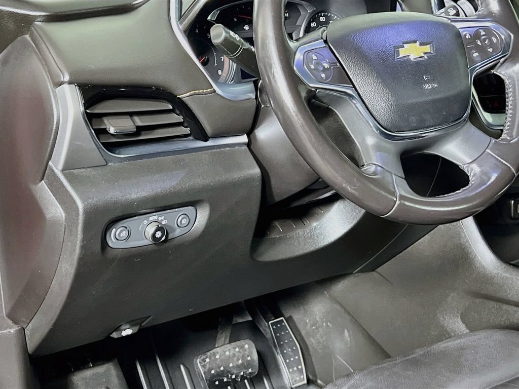 Used 2019 Chevrolet Traverse LT w/ LT Premium Package AWD/4WD image 12
