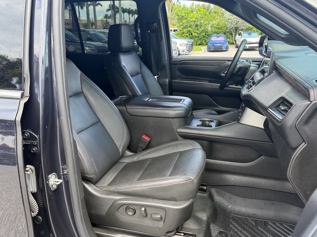 Used 2023 Chevrolet Tahoe LT w/ Luxury Package RWD image 17
