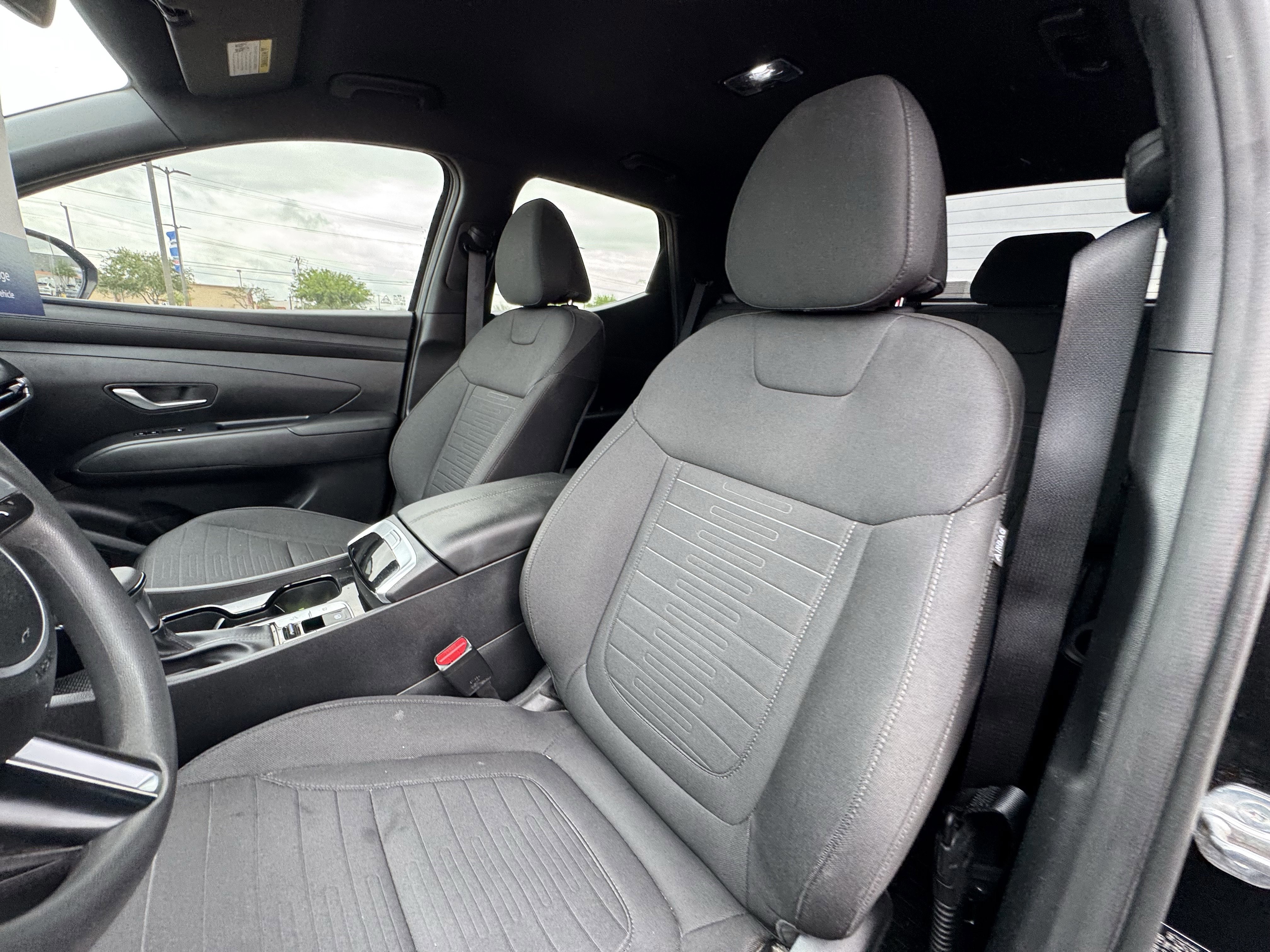 Used 2025 Hyundai Santa Cruz SE FWD image 23