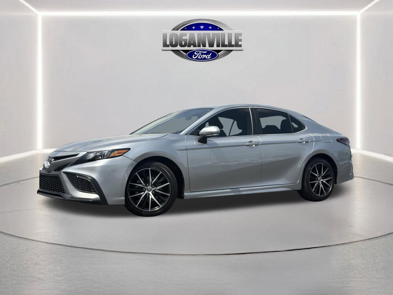 Used 2024 Toyota Camry SE w/ Convenience Package FWD image 1