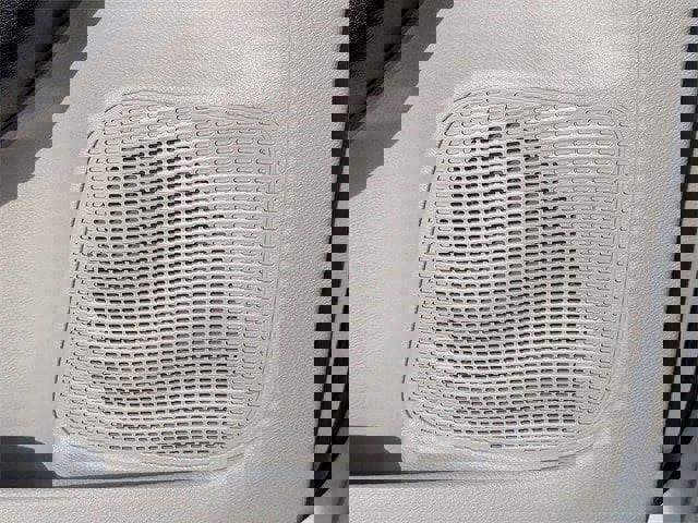 Used 2022 Chrysler Voyager LX image 16