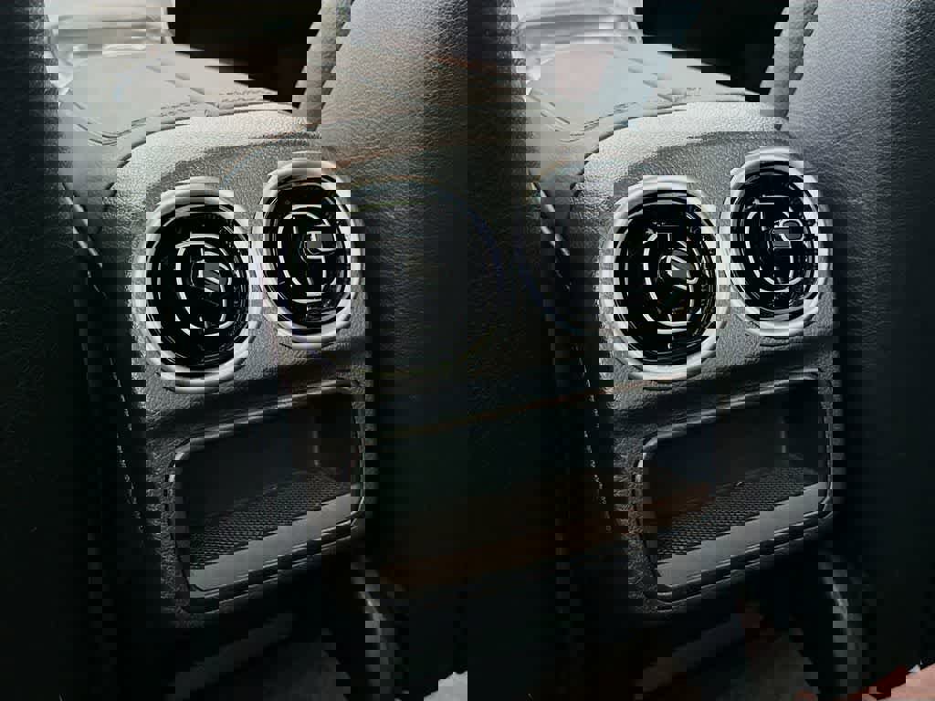 Used 2022 Mercedes-Benz C 300 4MATIC Sedan image 16