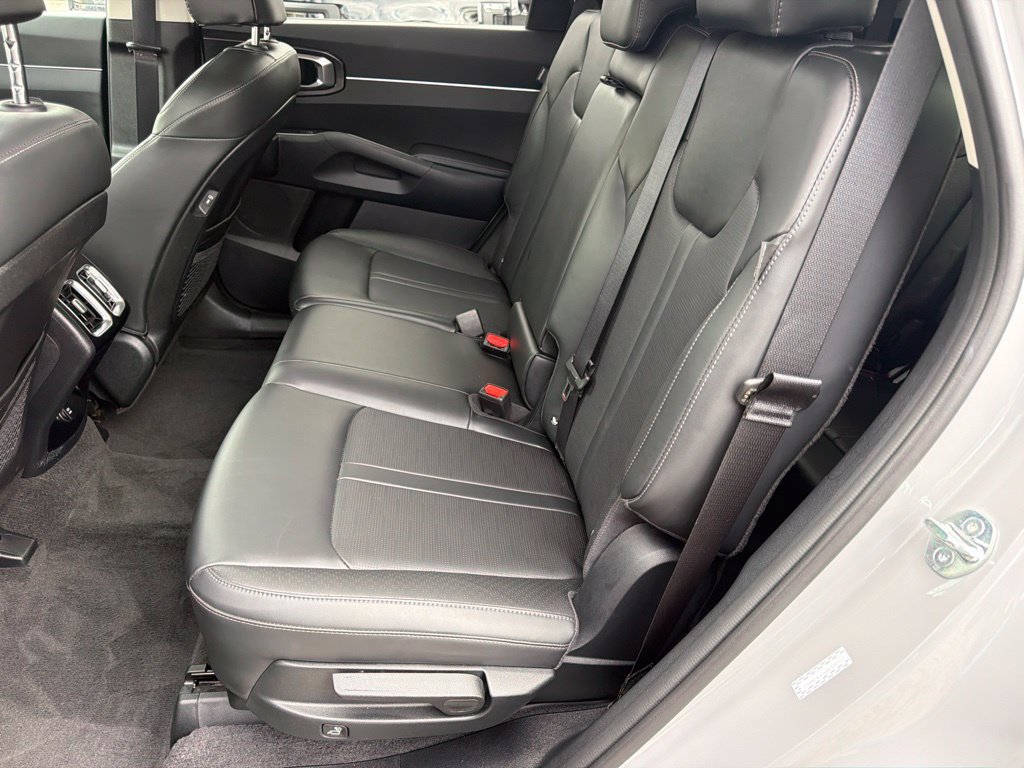 Used 2025 Kia Sorento S w/ Panoramic Sunroof Package FWD image 40