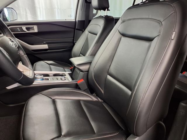 Certified 2023 Ford Explorer XLT w/ Equipment Group 202A AWD/4WD image 3