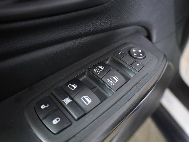 Used 2021 Jeep Cherokee Trailhawk AWD/4WD image 26