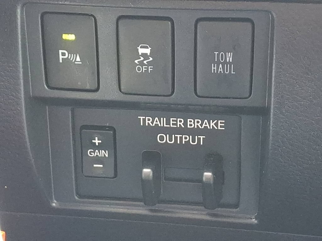 Used 2018 Toyota Tundra Platinum AWD/4WD image 24