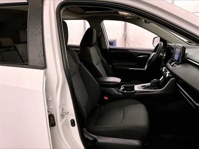 Used 2020 Toyota RAV4 XLE w/ Convenience Package AWD/4WD image 7