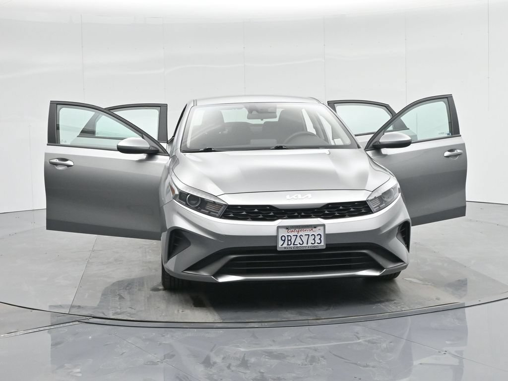 Used 2022 Kia Forte LXS FWD image 32
