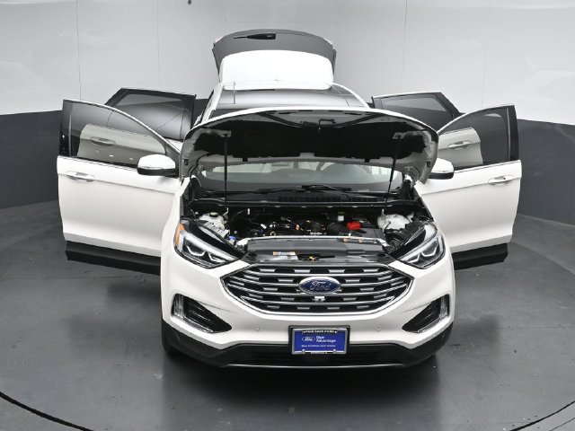 Certified 2019 Ford Edge Titanium w/ Equipment Group 301A AWD/4WD image 55