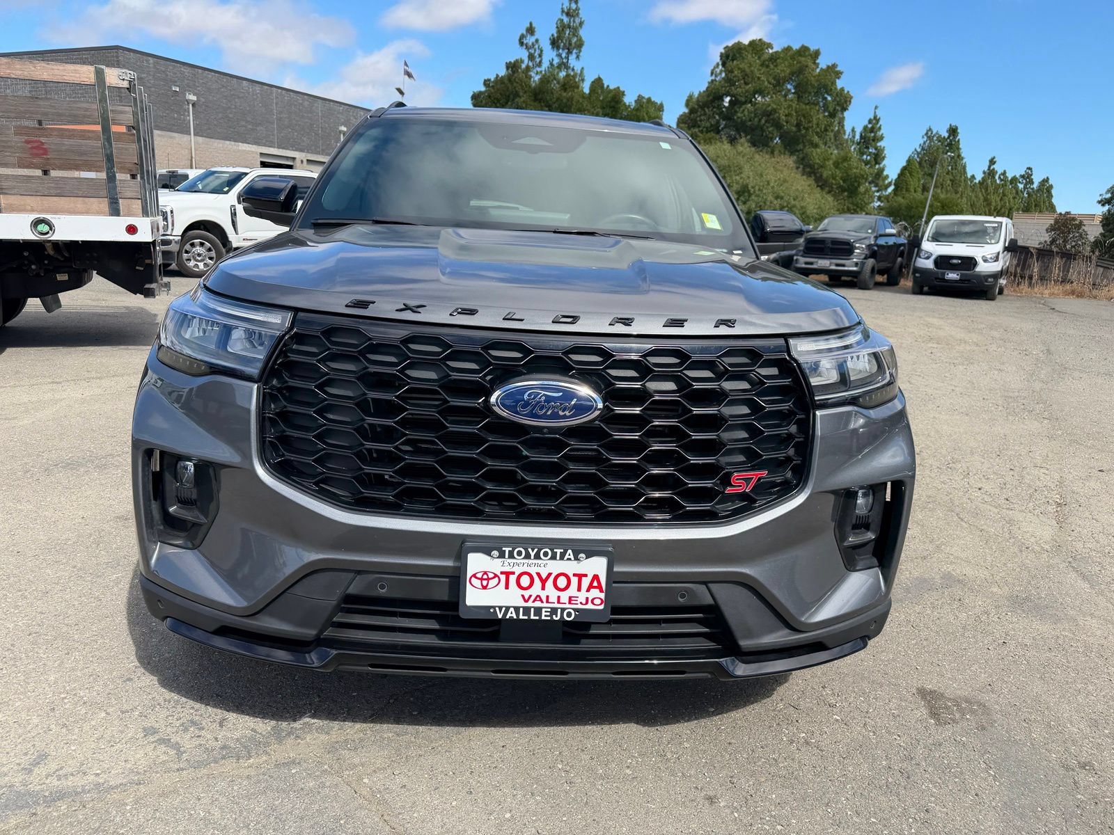 Certified 2025 Ford Explorer ST AWD/4WD image 8