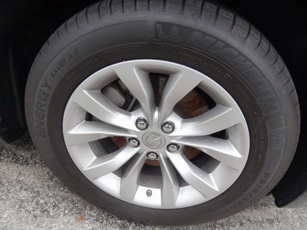 Used 2023 Chrysler 300 Touring image 14