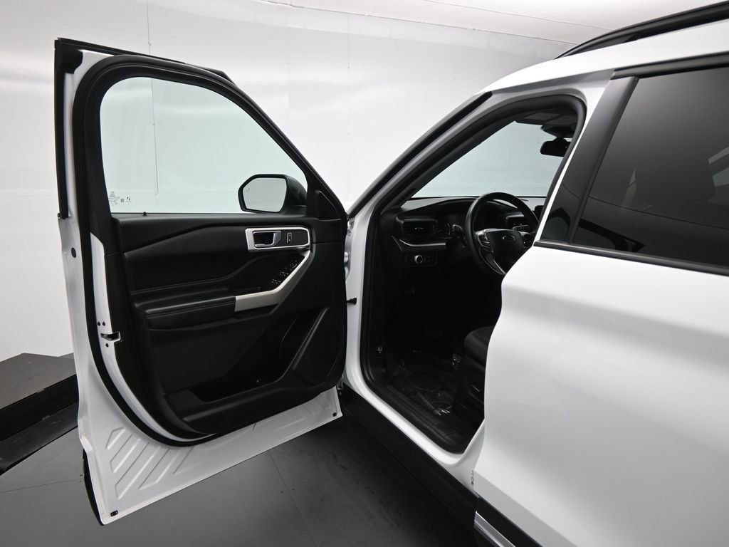 Certified 2021 Ford Explorer XLT image 9