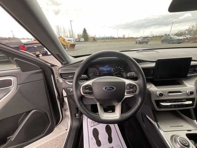 Certified 2022 Ford Explorer XLT w/ Equipment Group 202A AWD/4WD image 15