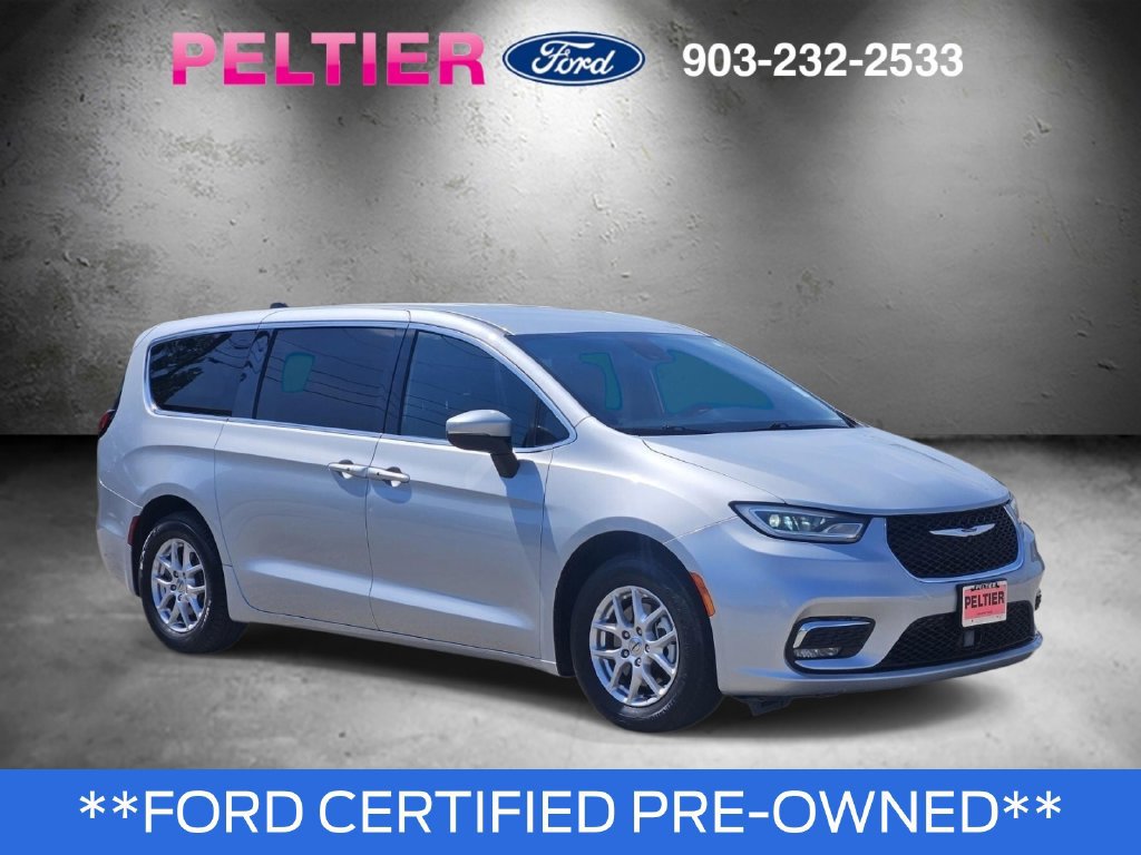 Used 2023 Chrysler Pacifica Touring