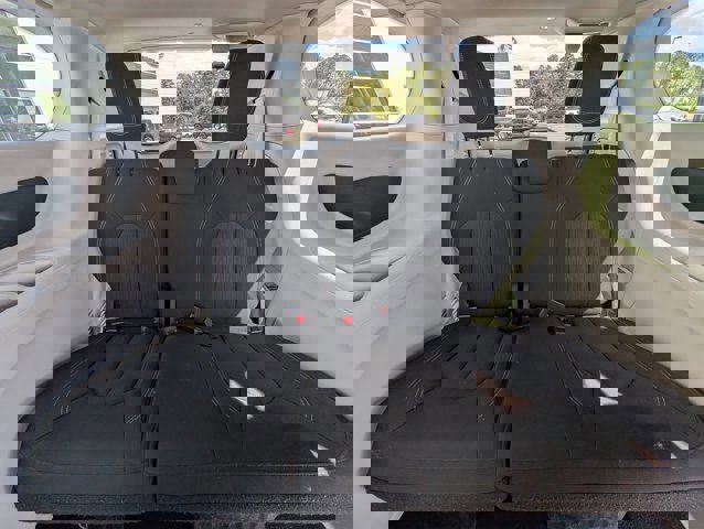 Used 2023 Chrysler Voyager LX image 26