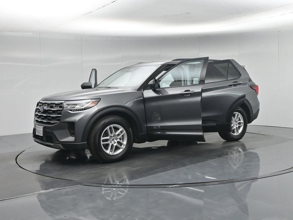 Certified 2025 Ford Explorer Active RWD image 34