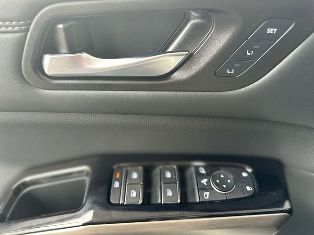 Used 2024 Nissan Pathfinder Platinum AWD/4WD image 14
