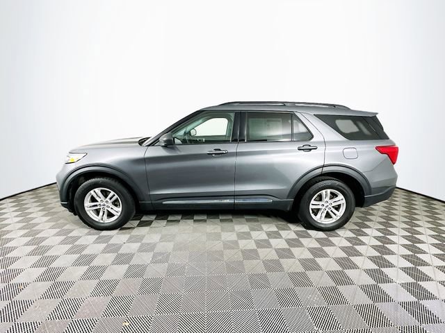 Certified 2022 Ford Explorer XLT w/ Equipment Group 202A image 6