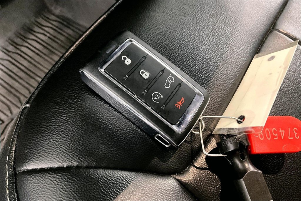 Used 2023 Jeep Grand Cherokee Limited RWD image 10