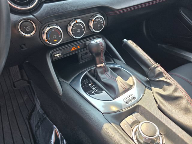 Used 2019 MAZDA MX-5 Miata RF Grand Touring RWD image 17