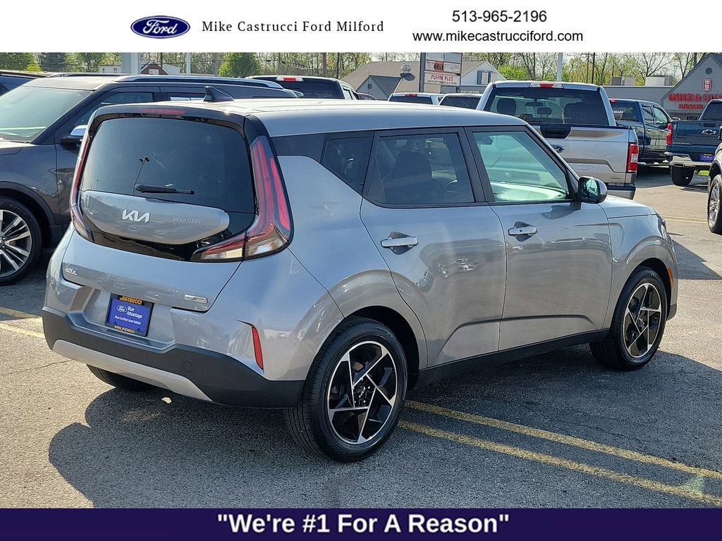 Used 2023 Kia Soul EX image 4