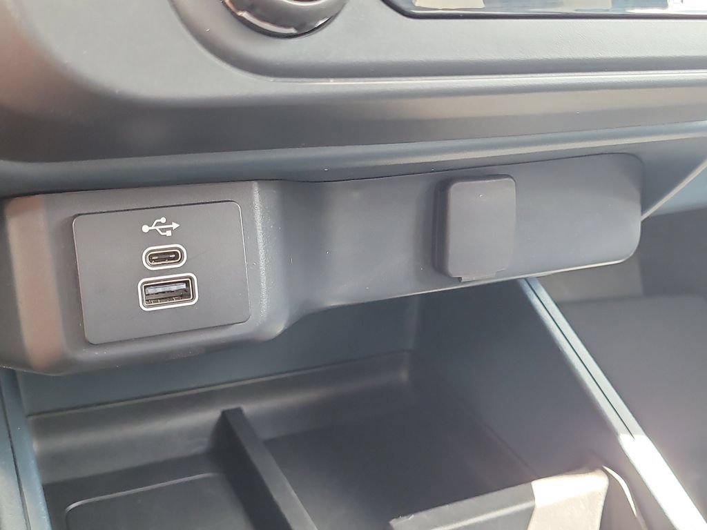 Certified 2025 Ford Maverick XL FWD image 22