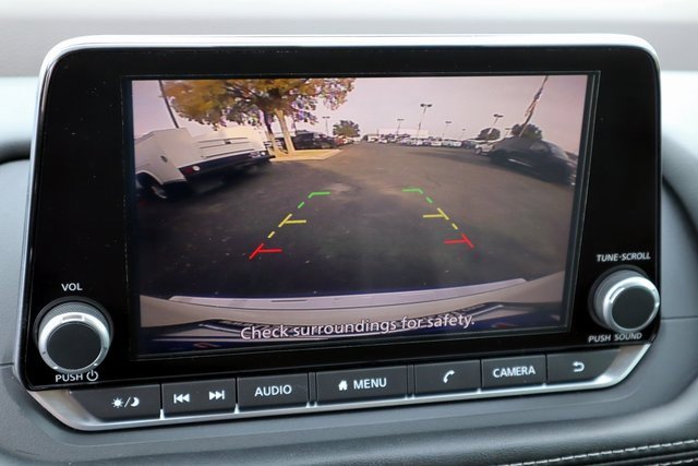 Used 2023 Nissan Rogue SV image 5