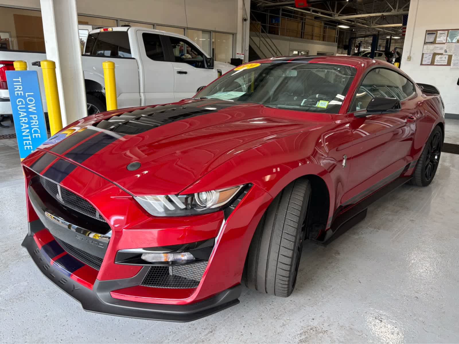 Certified 2020 Ford Mustang Shelby GT500 w/ Technology Package RWD image 4