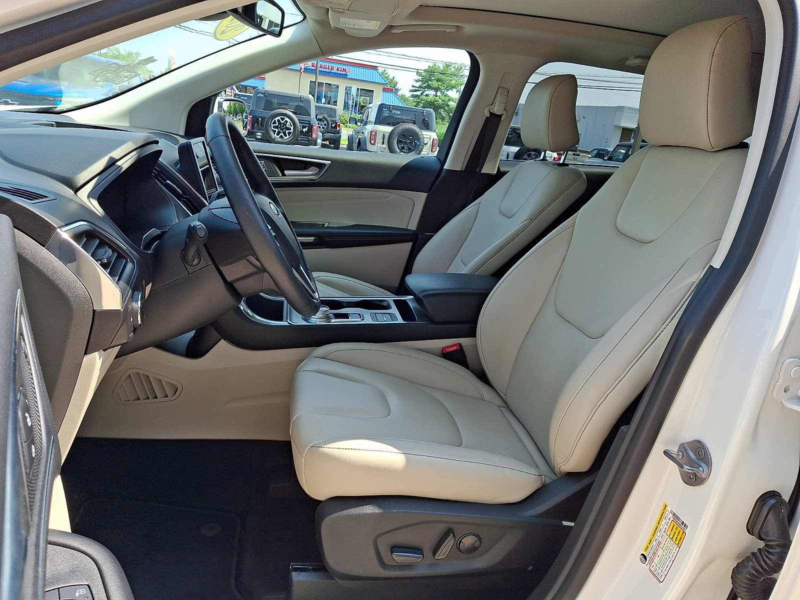Certified 2022 Ford Edge Titanium AWD/4WD image 14