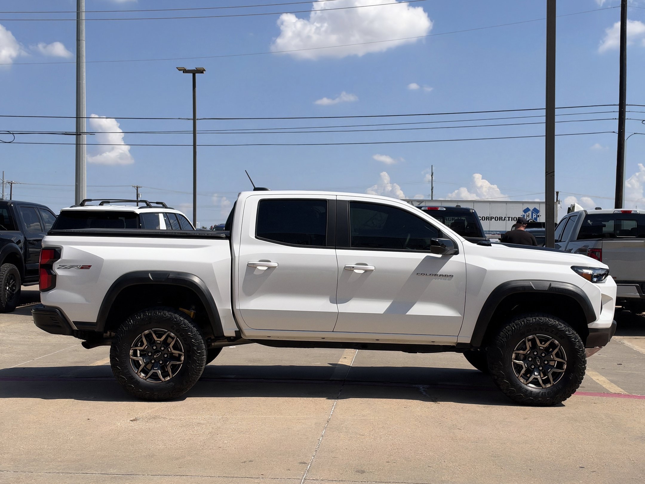 Used 2024 Chevrolet Colorado ZR2 w/ Technology Package AWD/4WD image 3