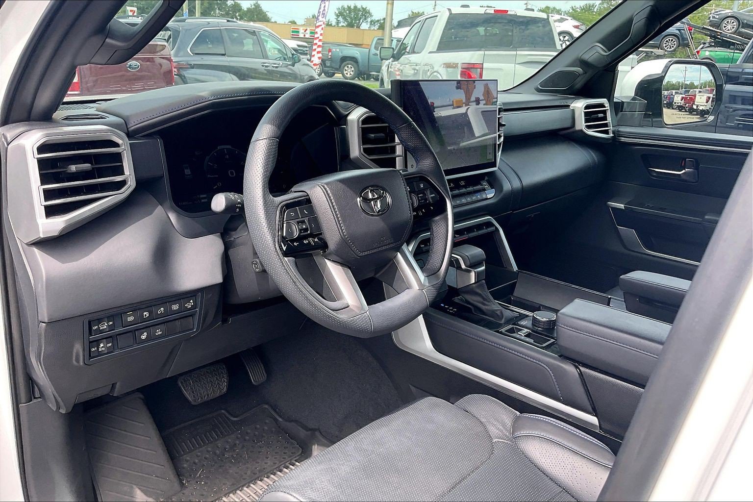 Used 2025 Toyota Sequoia Platinum AWD/4WD image 13