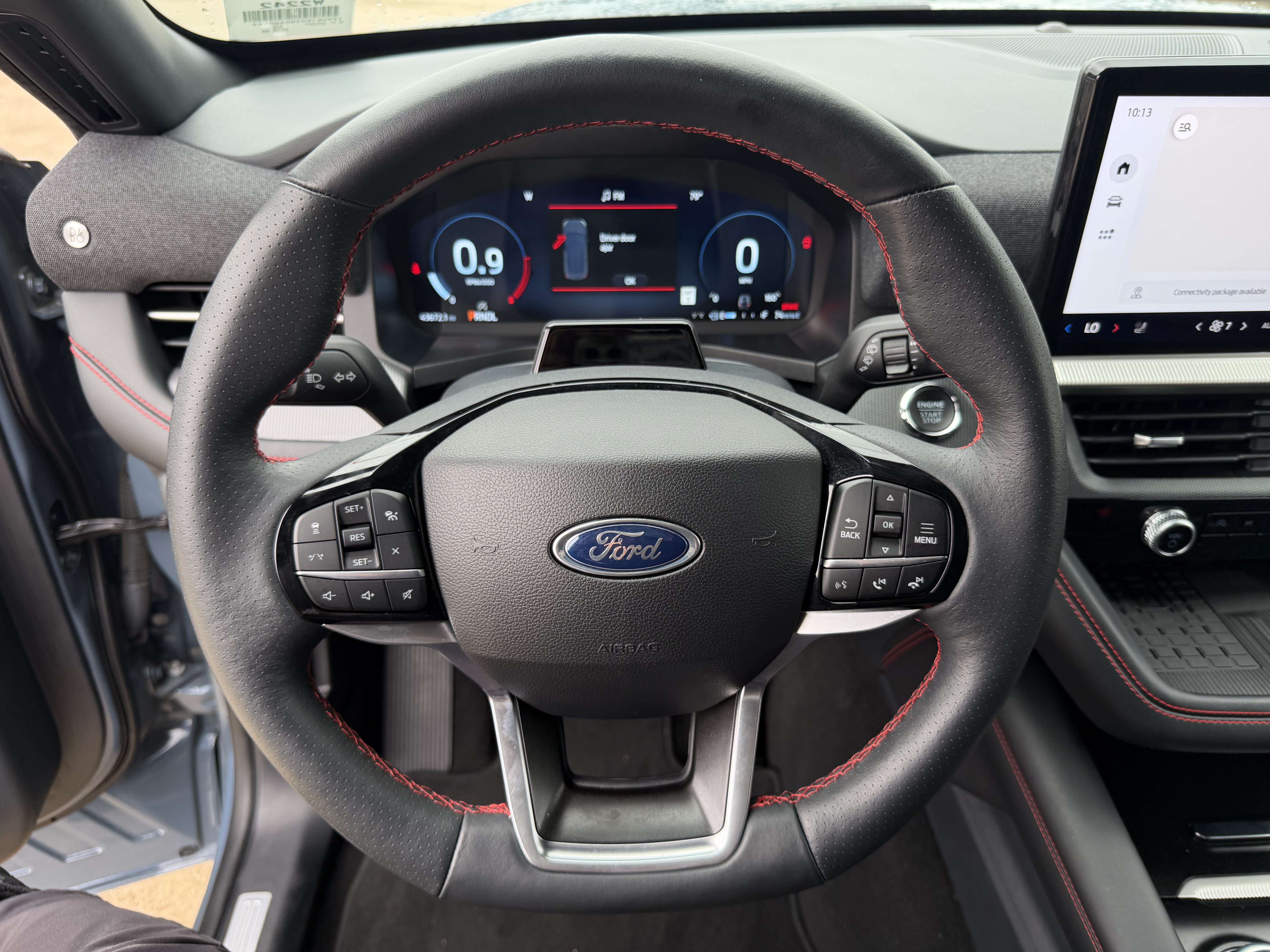 Certified 2025 Ford Explorer ST-Line w/ Premium Package RWD image 17