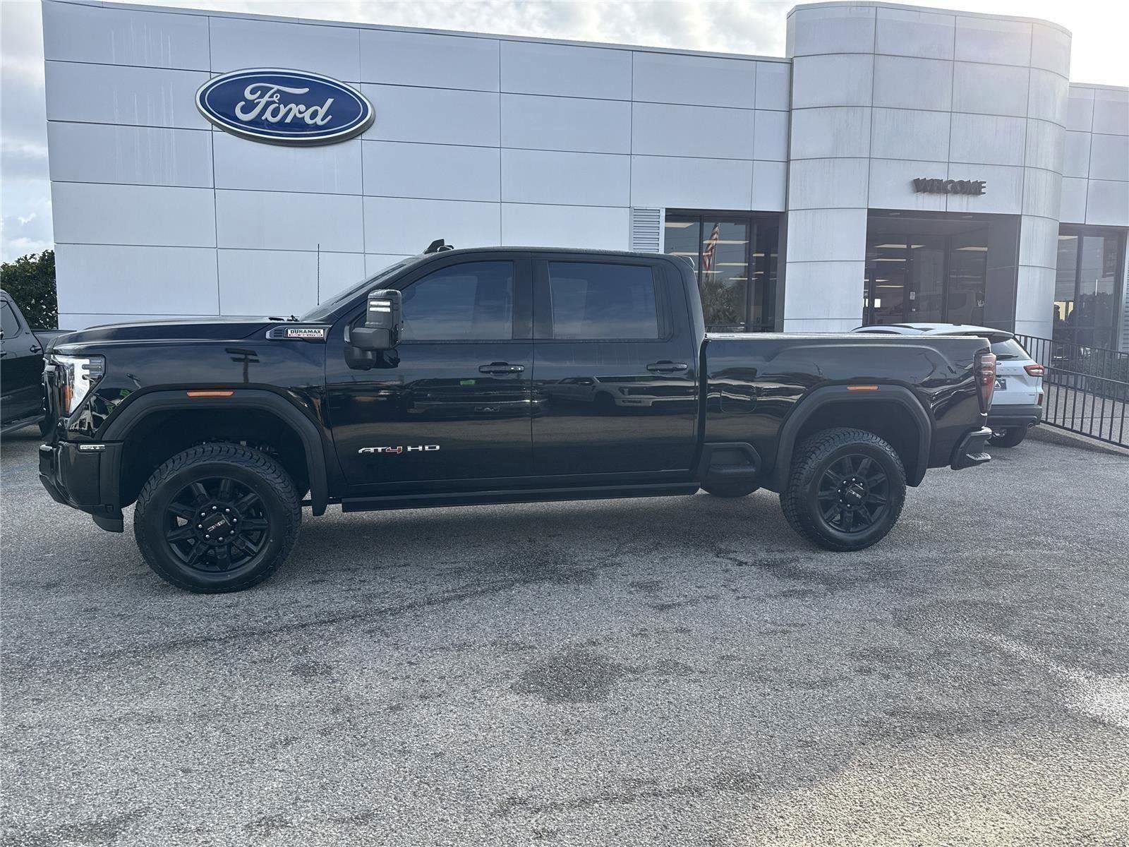 Used 2024 GMC Sierra 2500 AT4 w/ AT4 Premium Plus Package image 2