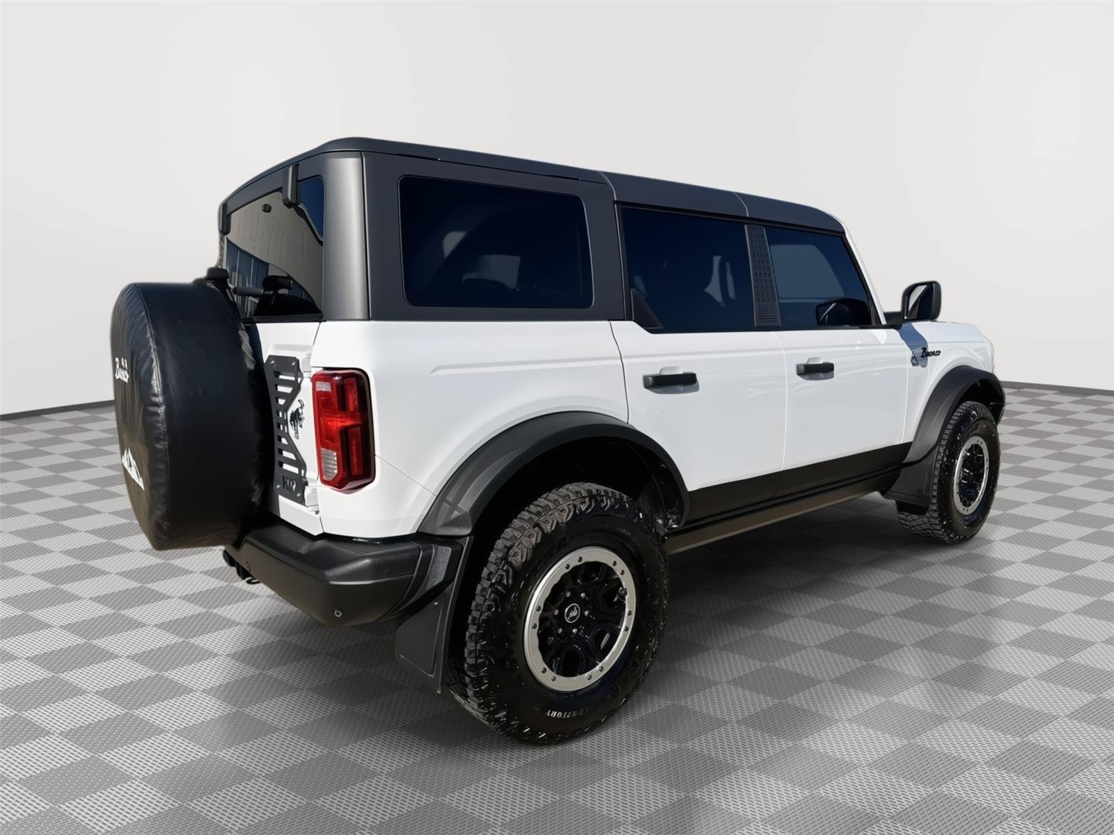 Certified 2023 Ford Bronco Black Diamond w/ Sasquatch Package AWD/4WD image 8