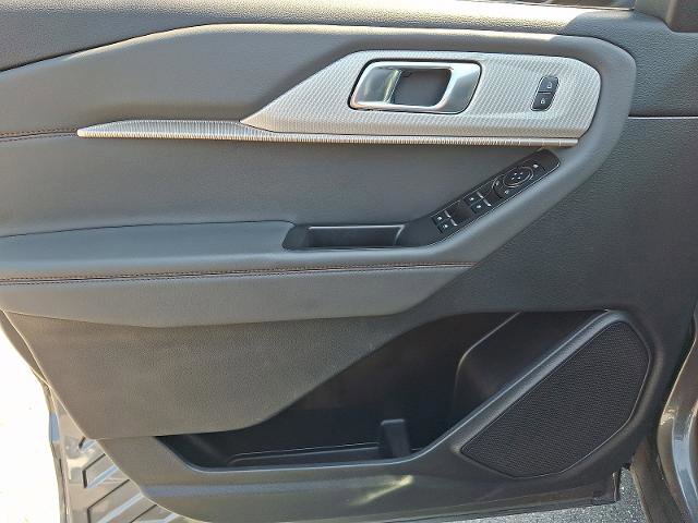 Certified 2025 Ford Explorer Active AWD/4WD image 13