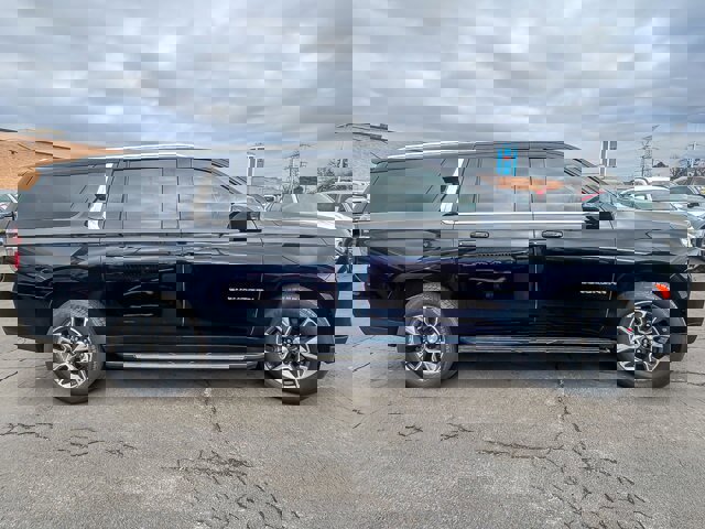 Used 2021 Chevrolet Suburban LT image 7