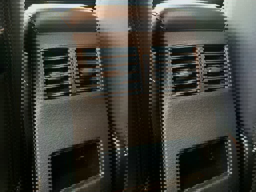 Used 2024 Mitsubishi Outlander SE image 13