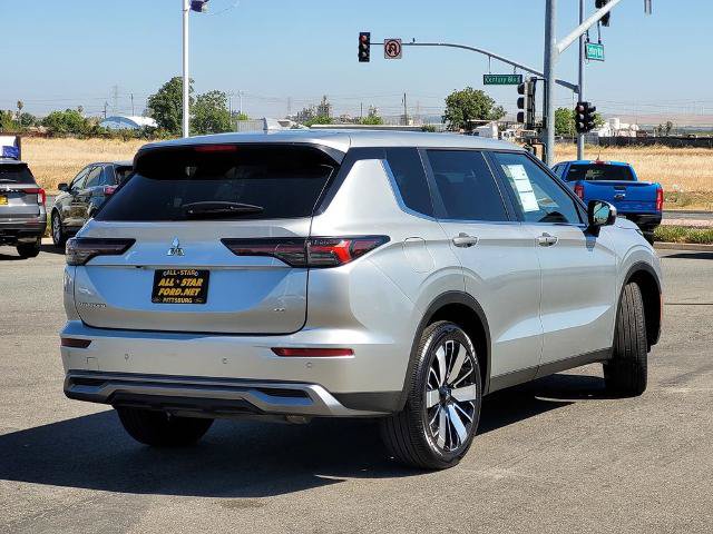 Used 2025 Mitsubishi Outlander SE FWD image 4
