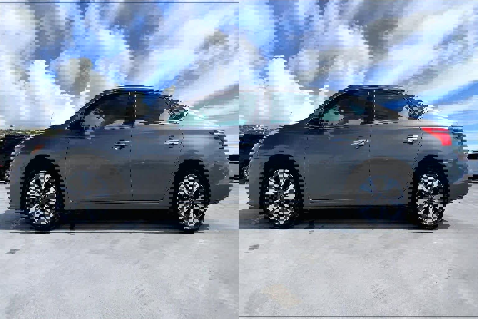 Used 2019 Nissan Sentra SV w/ Special Edition Package image 3